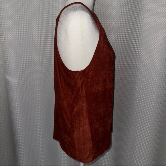 Velvety Rust V Neck Shirt🔻 - Picture 5 of 10